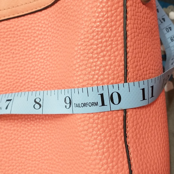 purse Coral in color very large last markdown - Picture 14 of 15